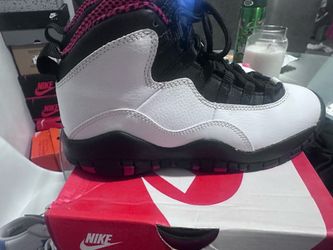 Size 3.5 kids Jordan 10