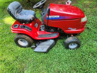 Craftsman dyt4000 42 inch 18.5 hp Briggs and Stratton engine riding lawn mower