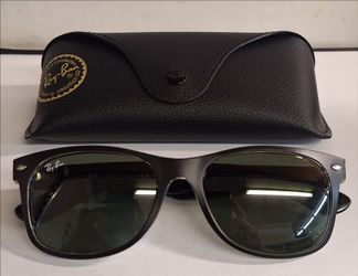 RAY-BAN NEW WAYFARER BLACK AND TRANSPARENT SUNGLASSES