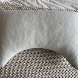  Coop Home Goods Original Crescent Adjustable Pillow (Queen) – Like New! $60