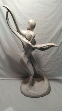 Statue by Jaru
