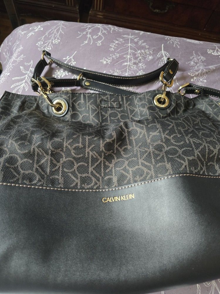 Calvin Tote Bag With Small Bag. 