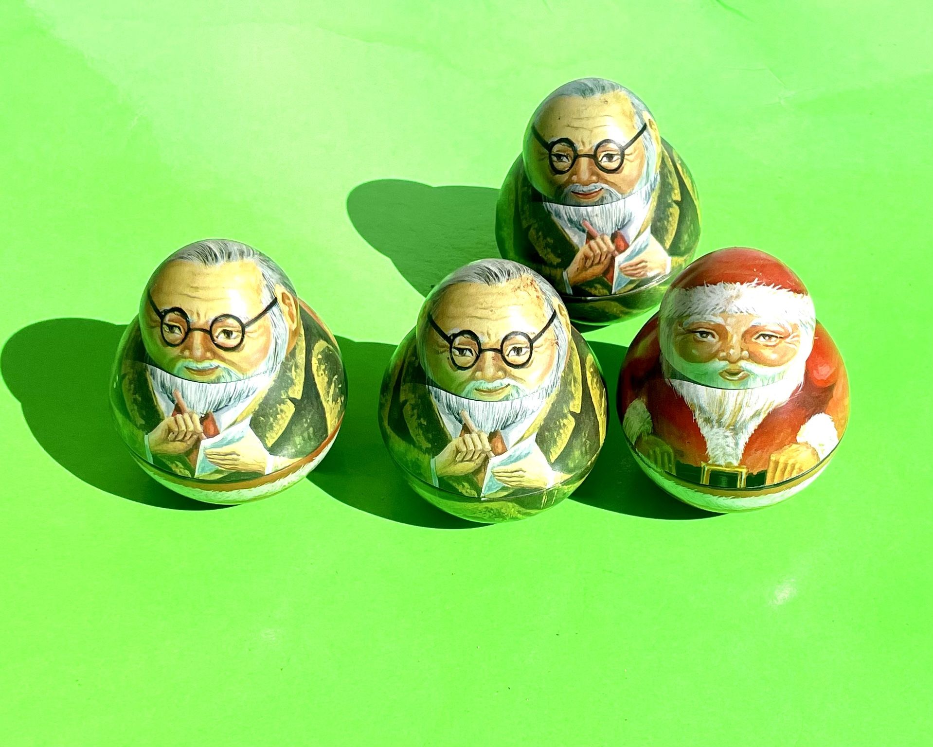 4 Santa Containers