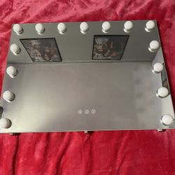Hollywood Vanity Mirror – Dimmable LED Lights