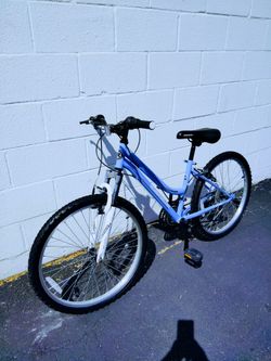 24" size Medium bicycle