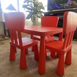 Small Kids Table With 3 Chairs  Please Read Description 