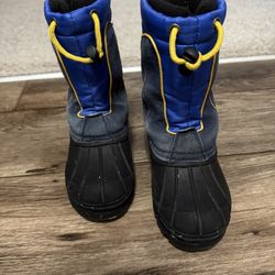 Kids Snow Boots Size 13