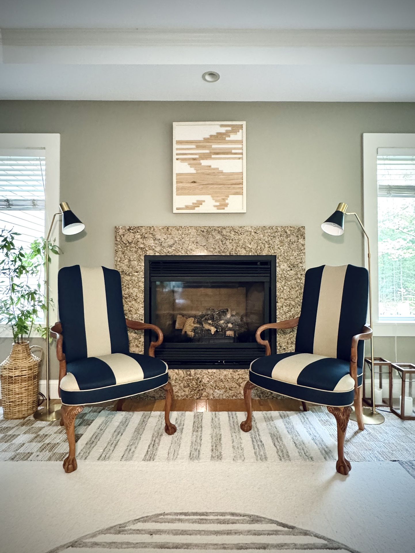 2 Hickory Chair Brand, Queen Anne-style armchair