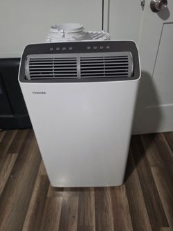 Toshiba 4-in-1 Portable Air Conditioner & Heater (14,000 BTU)