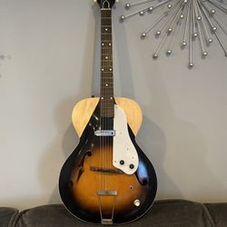 VINTAGE ELECTRIC GUITAR