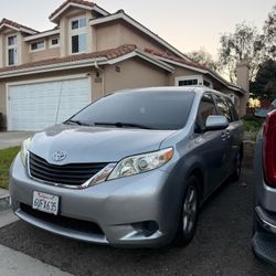 2011 Toyota Sienna