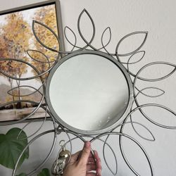  Metal Sun Floral Shaped Mirror 