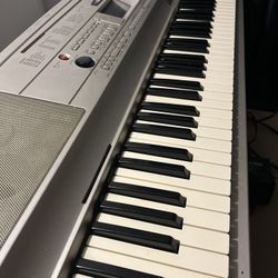 Yamaha DGX 500 Portable Grand 88 Keys