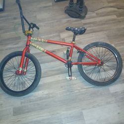 Kink Curb BMX  Bike Candy Apple Red  20 Inch 