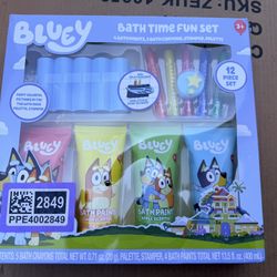 Bluey Bath Time Fun Set - 12 Pc Bath Paints & Crayons