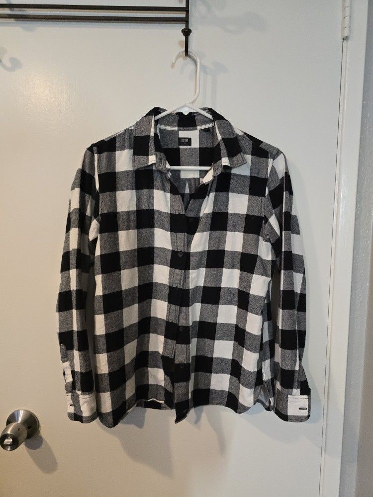 Uniqlo Flannel Plaid Long Sleeve Shirt