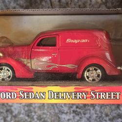 Snap-On 1935 Forf Sedan STREET Rod