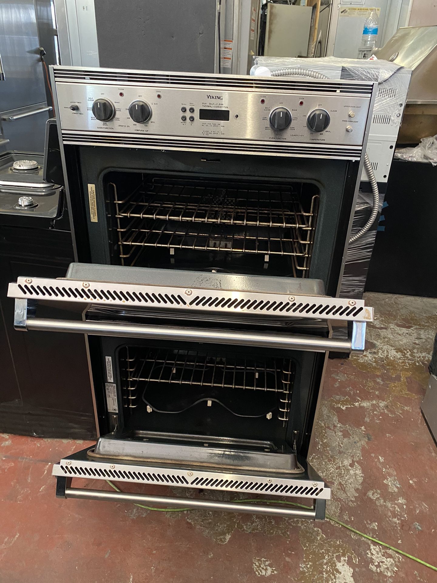 30” Viking Range/Oven for Sale in Los Angeles, CA - OfferUp
