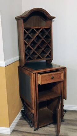 Cabinet/Bar for home entertaining