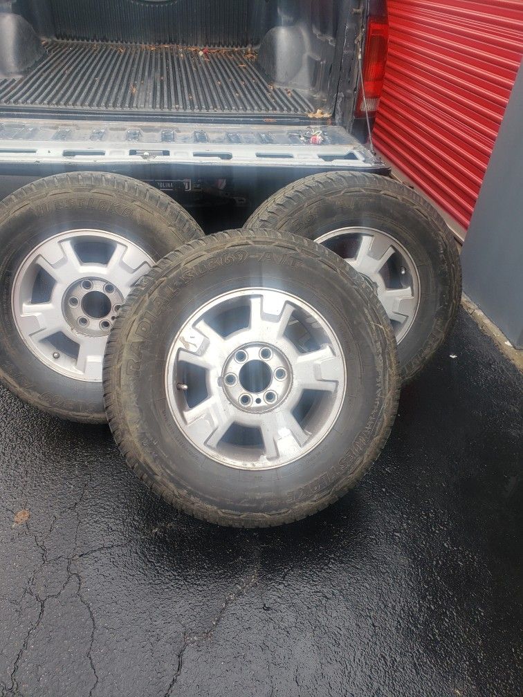 Set Of 4 Tires 265/65/17And Rims 