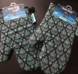HAUNTED MANSION DISNEY© POTHOLDERS GLOVE #disneyhome #hauntedmansionhome #disney