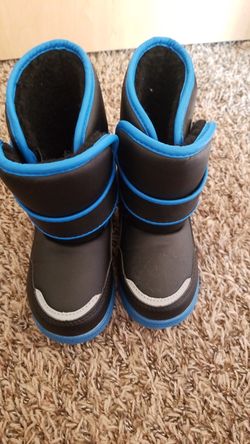 Toddler snow boots size 10c