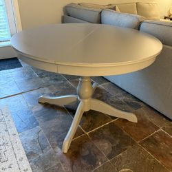 Extendable Dining Table 