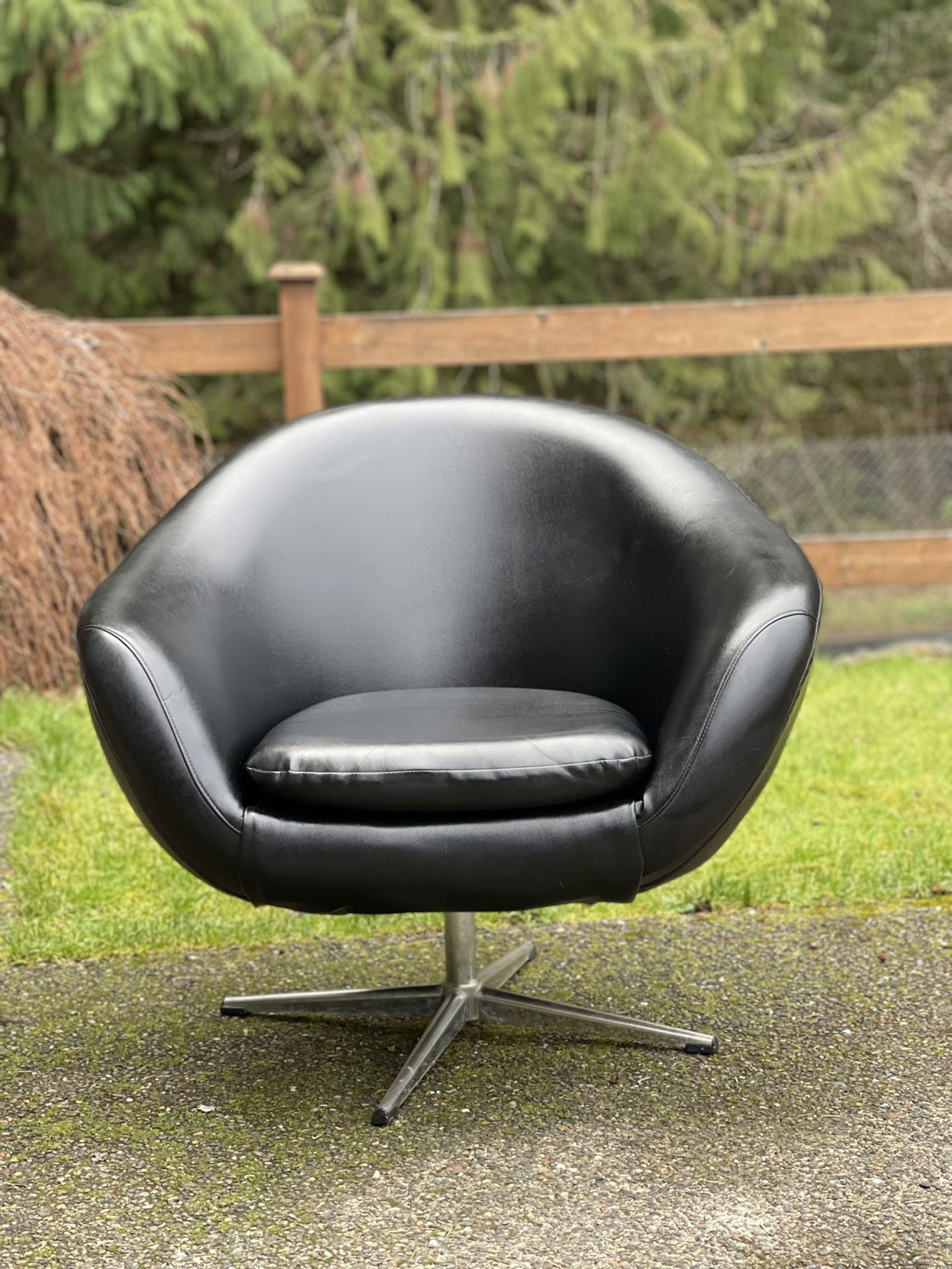 Overman pod chair sales