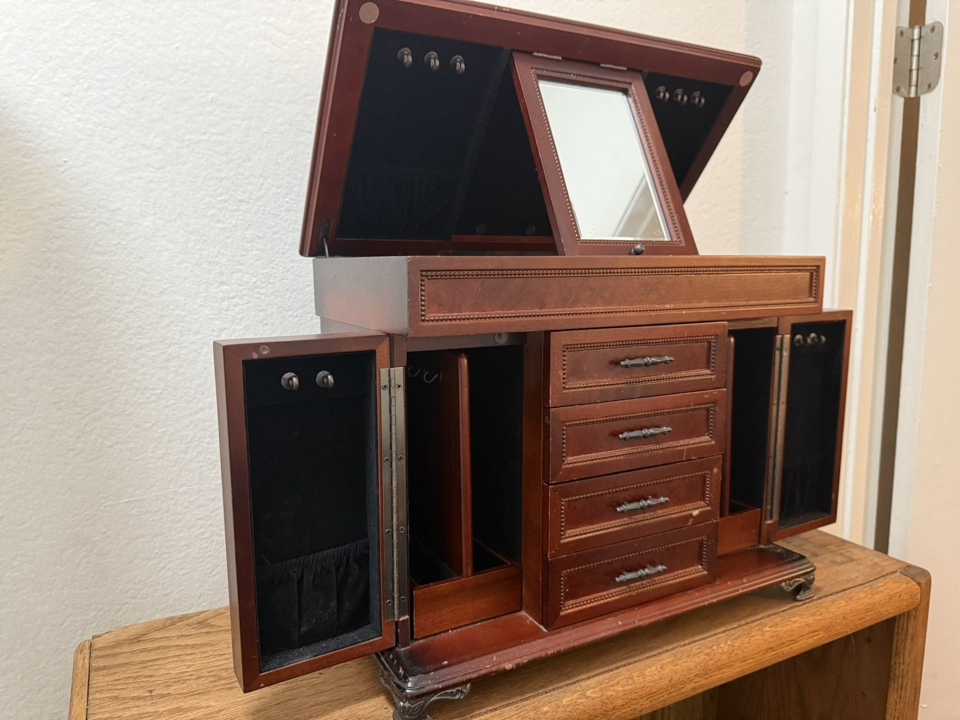 Vintage Wooden Dresser-style Jewelry Box