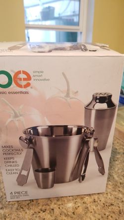 4 piece cocktails set.