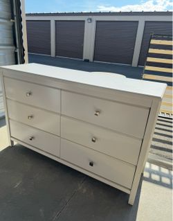 White 6-Drawer Double Dresser Like New