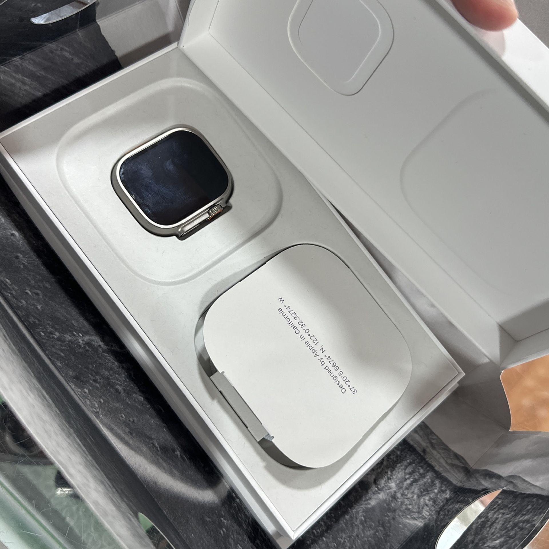 Apple Watch Ultra Titanium Case Black/gray Trail Loop 49MM