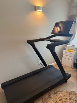 Peloton Tread | Great Condition | 2024 Purchase
