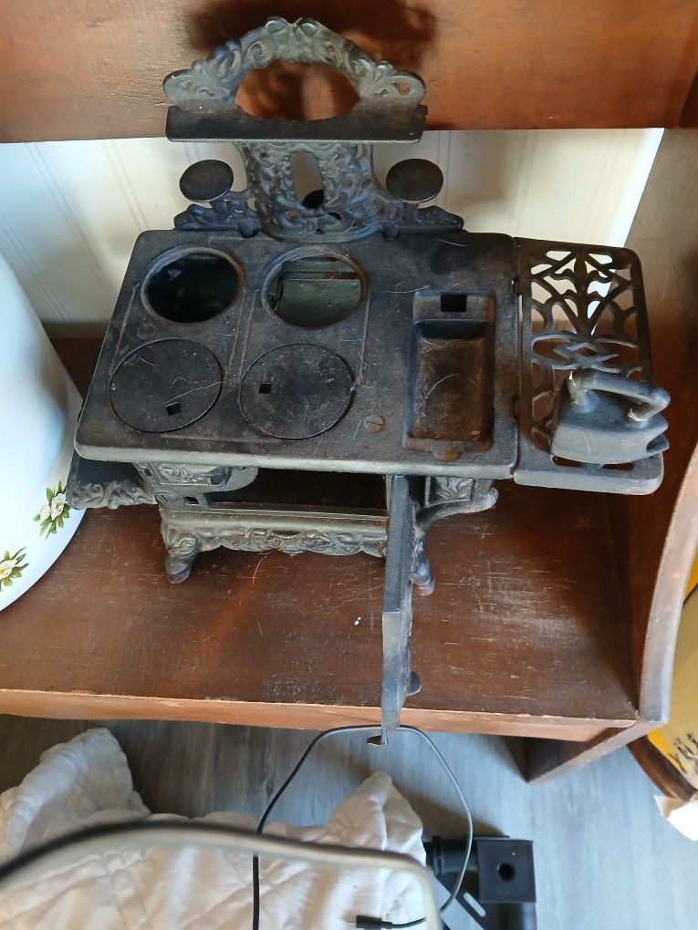 Vintage Mini Stove