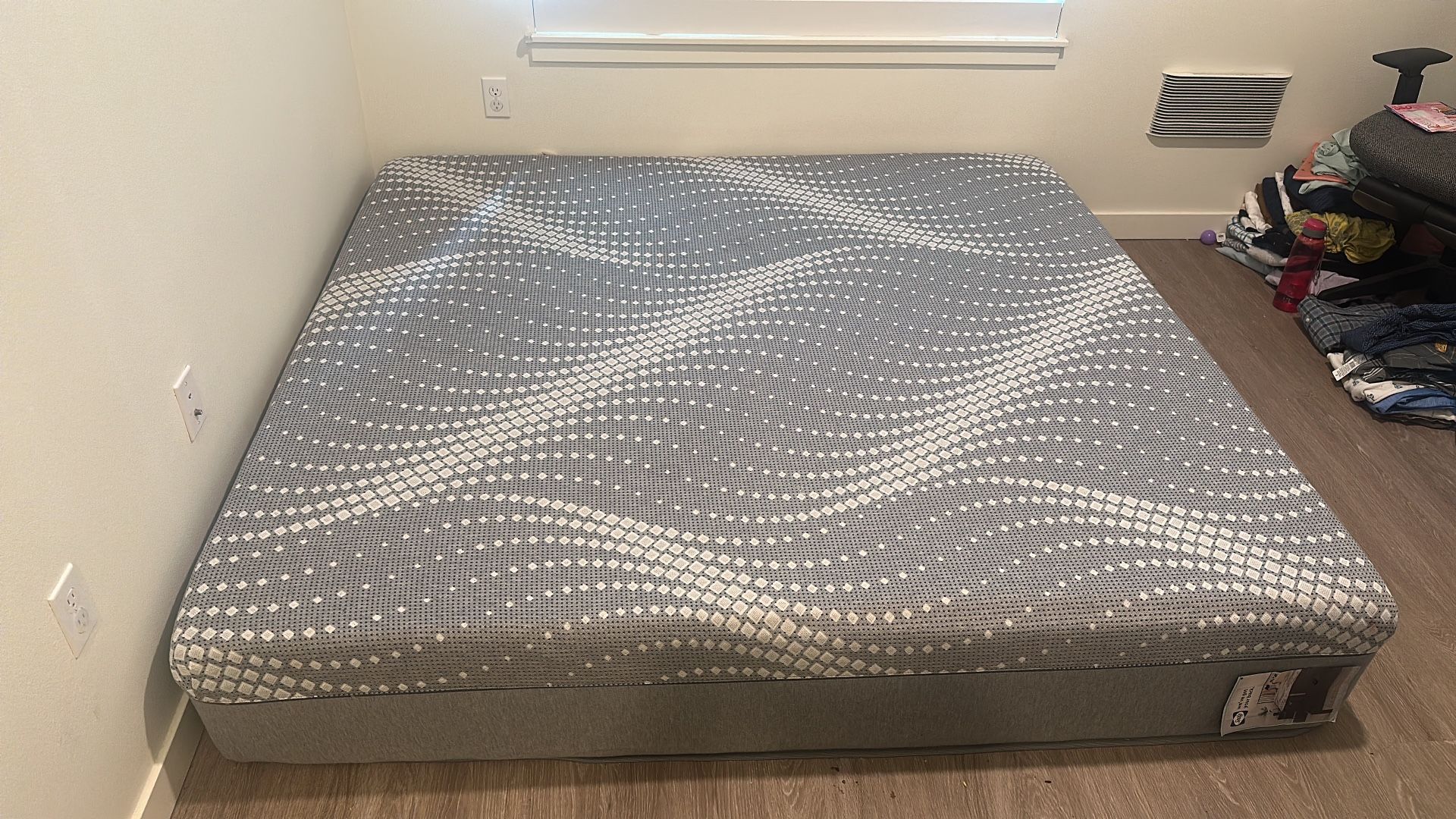 Sealy Posturepedic king mattress