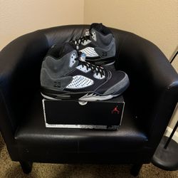 Brand new Air Jordan Anthracite 5’s size 14 with original boxes and proof of purchase. No trades cash is king and price is firm.