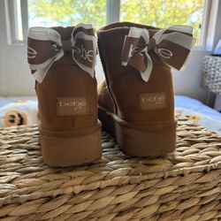 Bebe Platform Wanna Be Uggs 