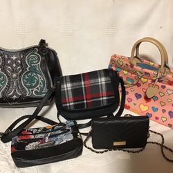 5 Purses For $40 Excellent Condition 