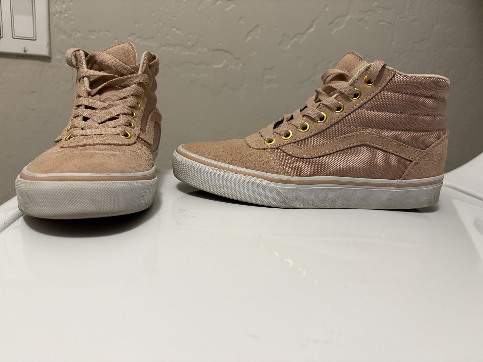 Converse High Toos