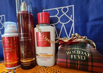 Bath & Body Works Winter Candy Apple Gift Set & Coin purse