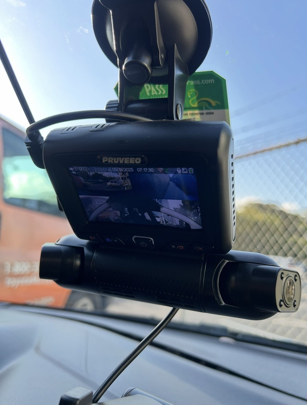 PRUVEEO 4 - Channel 360* Dash Cam - Great Condition - All Accesories