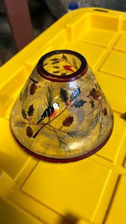 Yankee Candle brand Winter Birds crackled glass jar candle topper.