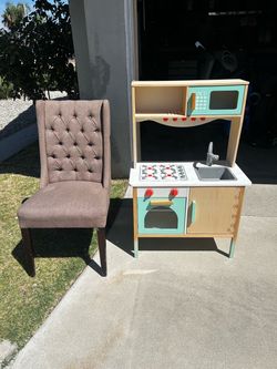 Kids wooden kitchen set ((43” length))