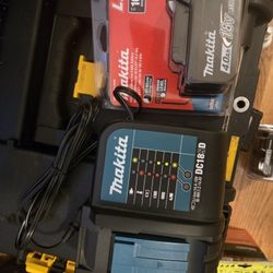 MAKITA- Battery 4.0ah/charger 