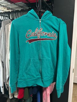 Y2K woman’s California zip up