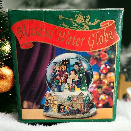 Christmas Holiday Musical Snow Water Globe plays "White Christmas", Original Box