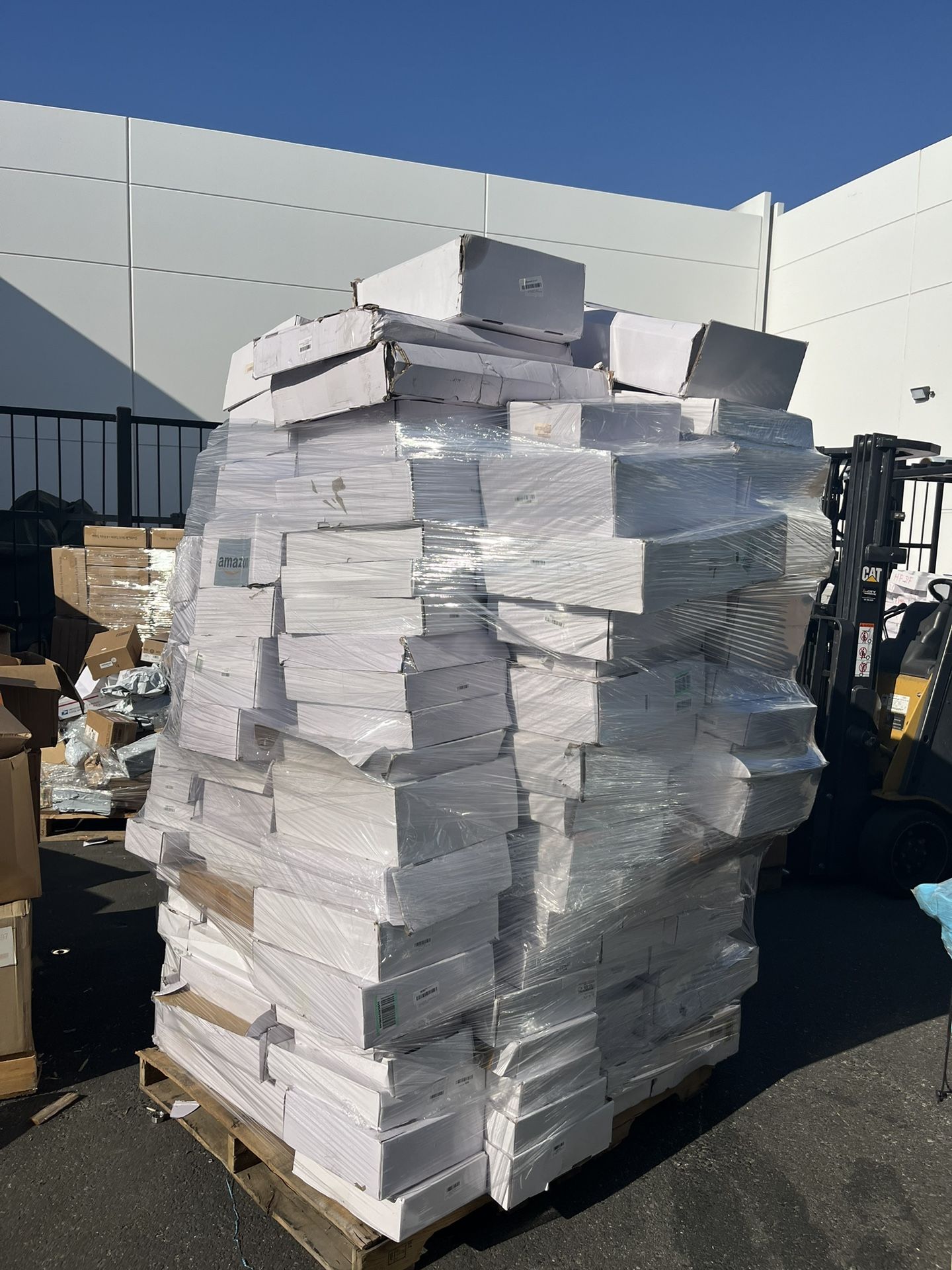 Pallet of Shower Systems and Faucet For Sales 