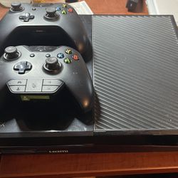 Xbox One With Games And Controllers