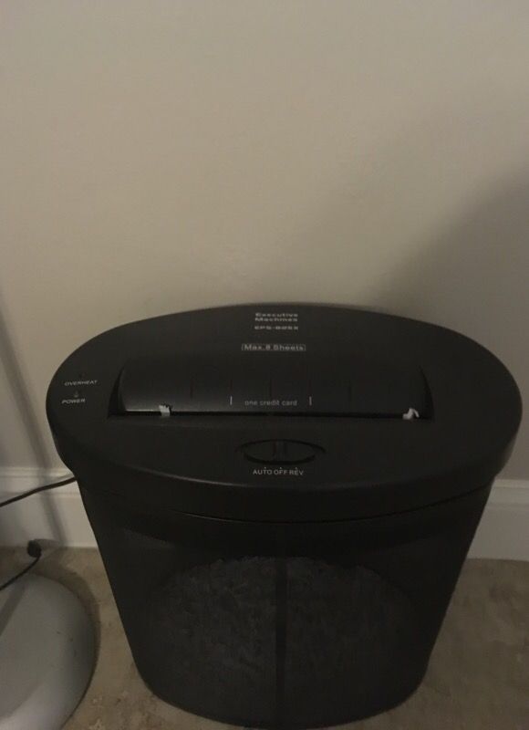 Executive Machinee EPS-825X Paper Shredder