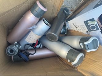 stainless steel vacuum-insulated water bottles